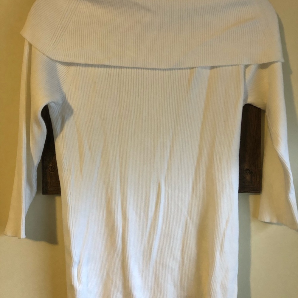 Sweater - Picture 4 of 4